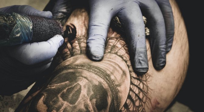 Cómo cuidar un tatuaje en los primeros días: 8 reglas principales