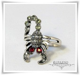 Пръстен със скорпион