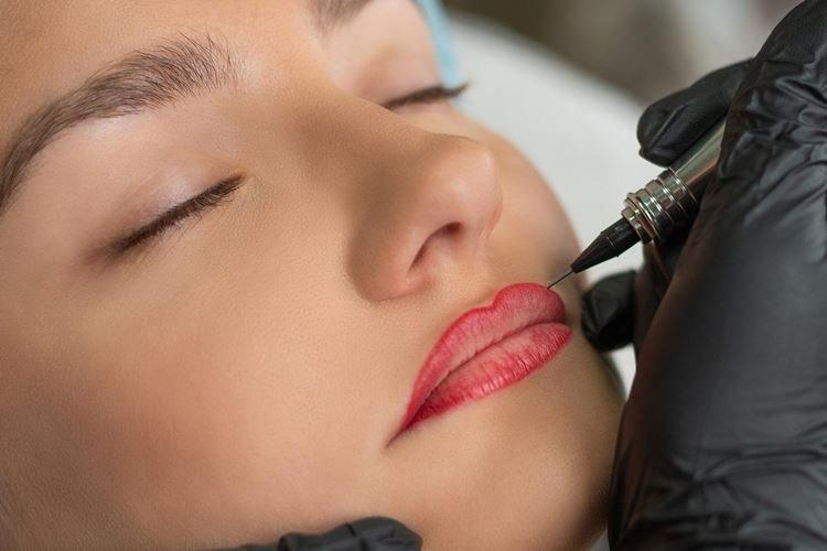 コントゥアリングテクニック - リップメイクの永久保存版