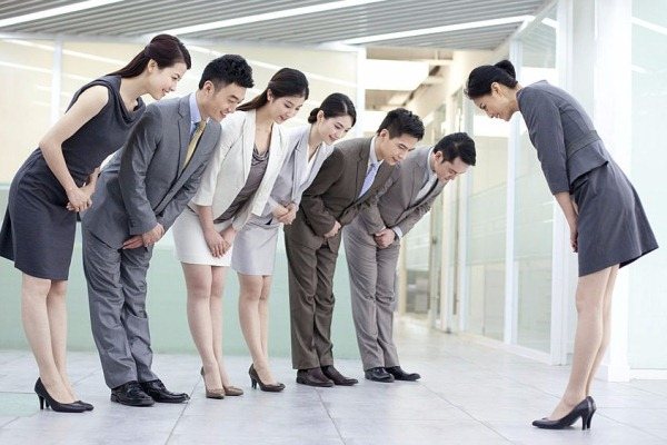 Cœur coréen avec les doigts. Signification, nom, autres gestes coréens intéressants