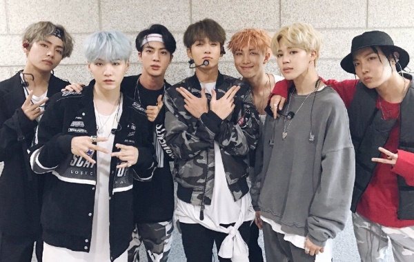 Cœur coréen avec les doigts. Signification, nom, autres gestes coréens intéressants