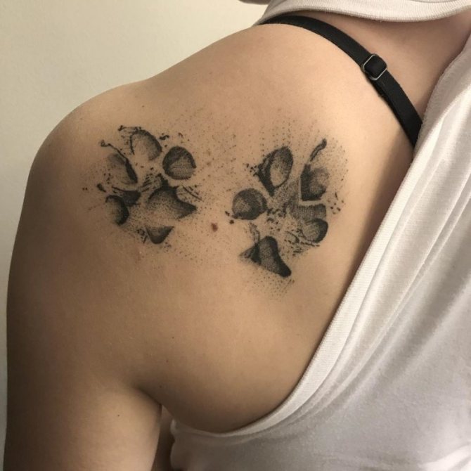 猫の肉球の刺青