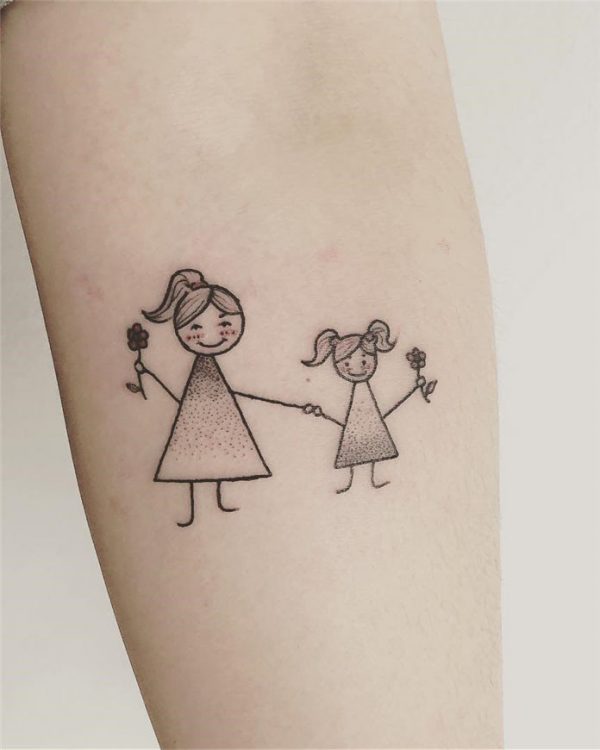 Magnifique petit tatouage sur le bras des filles - meilleures idées de photos et tendances de 2021