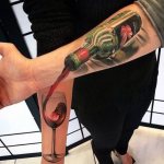 Tatouage créatif pour les amis