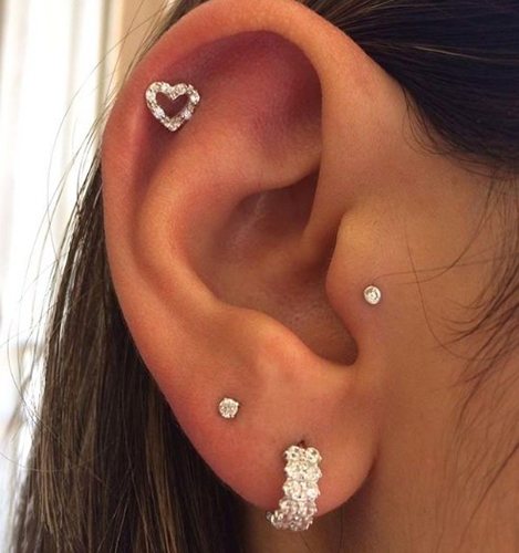 イヤリング(ピアス・イヤイヤリング)。内容、写真、購入先