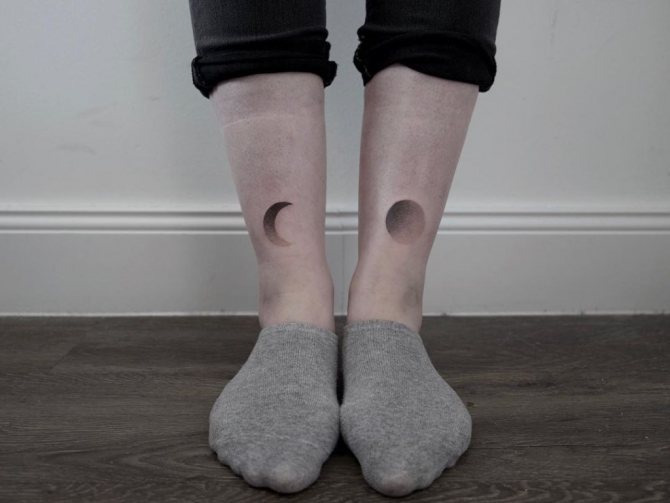 skica tetování měsíce