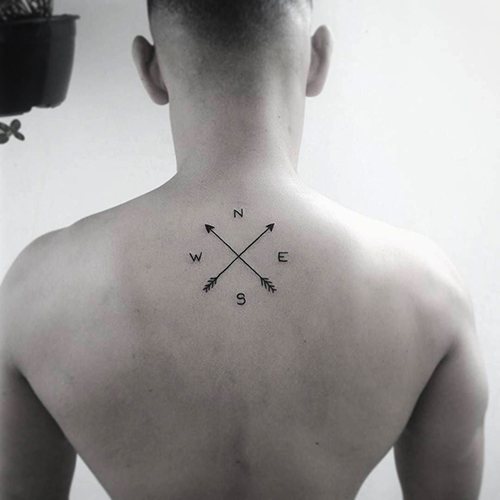 Petits tatouages pour les hommes. Croquis, photo
