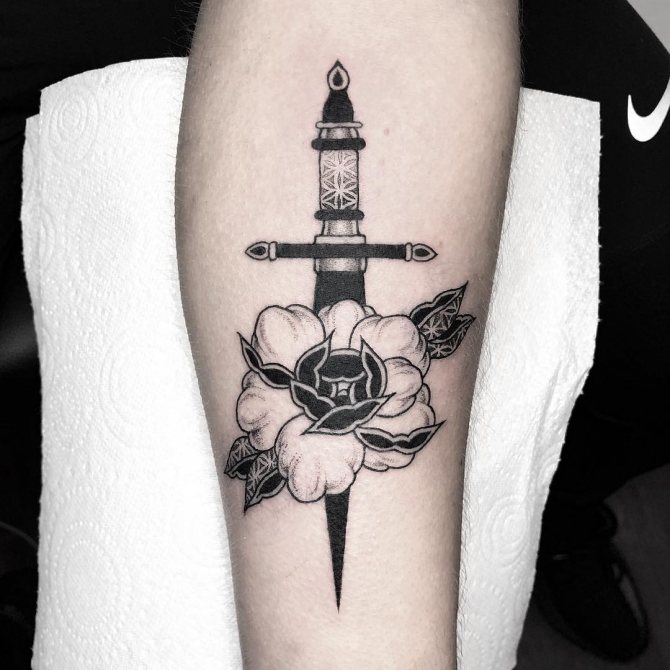 Little Dagger on His Leg