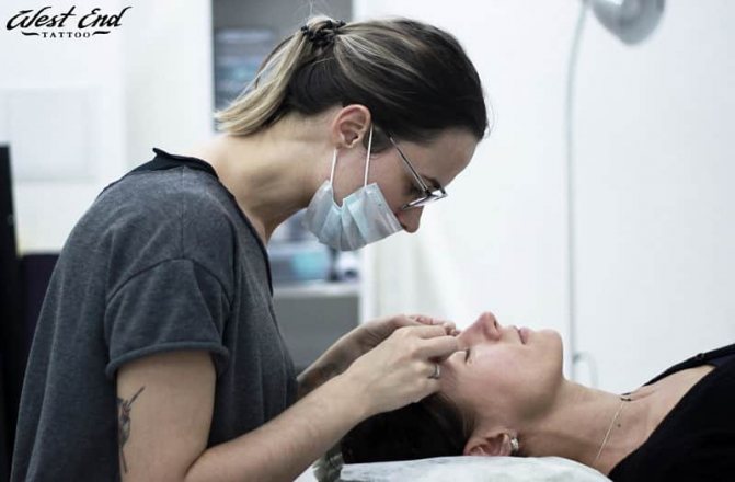 マスターパーマネントメイクアップアーティスト