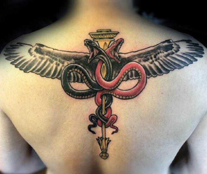 medizinisches Symbol auf dem Rücken