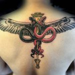 Ιατρικό σύμβολο στο πίσω μέρος