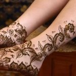 mehendi sur les jambes
