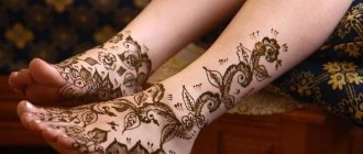 mehendi sur les jambes