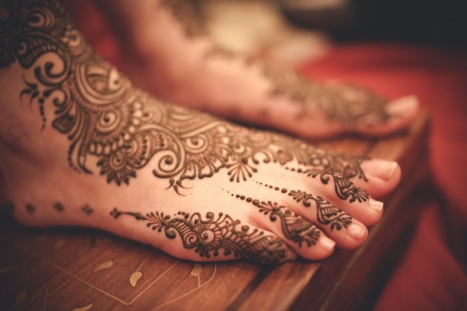 mehendi à pied