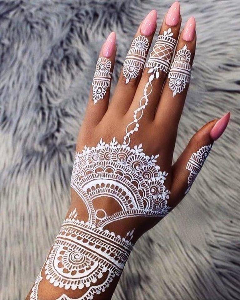 mehendi käsi luonnoksia