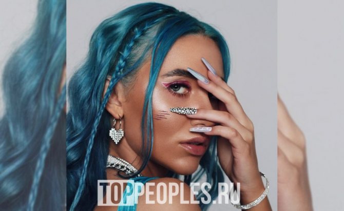 Mia Boyka obličej tetování fotografie