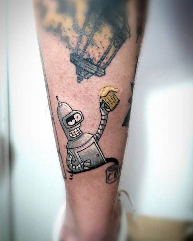 Tatouage masculin à la mode 2021-2022 : quelles tailles choisir, quels sont les meilleurs motifs et les endroits où se faire tatouer ?