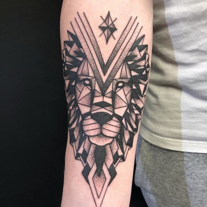 Tatouages masculins à la mode 2021-2022 : quelles tailles choisir, quels sont les meilleurs motifs et quels sont les endroits à tatouer ?