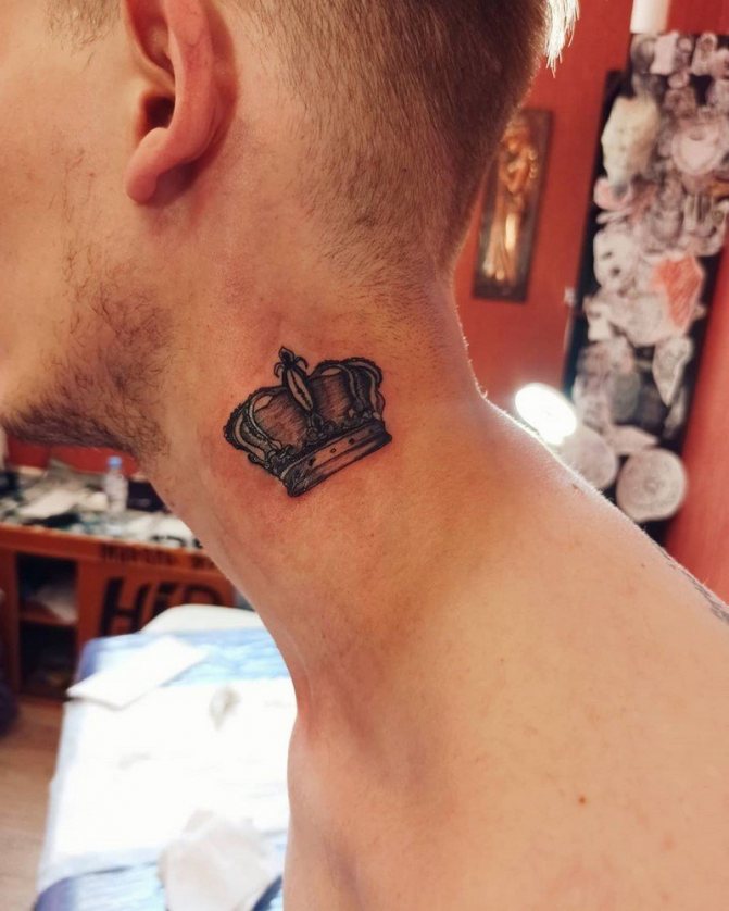 Tatouage masculin à la mode 2021-2022 : quelles tailles choisir, quels sont les meilleurs motifs et quels sont les endroits où se faire tatouer ?