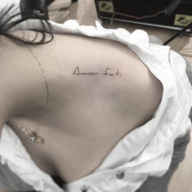 Inscriptions latines pour les tatouages avec traduction pour les tatouages