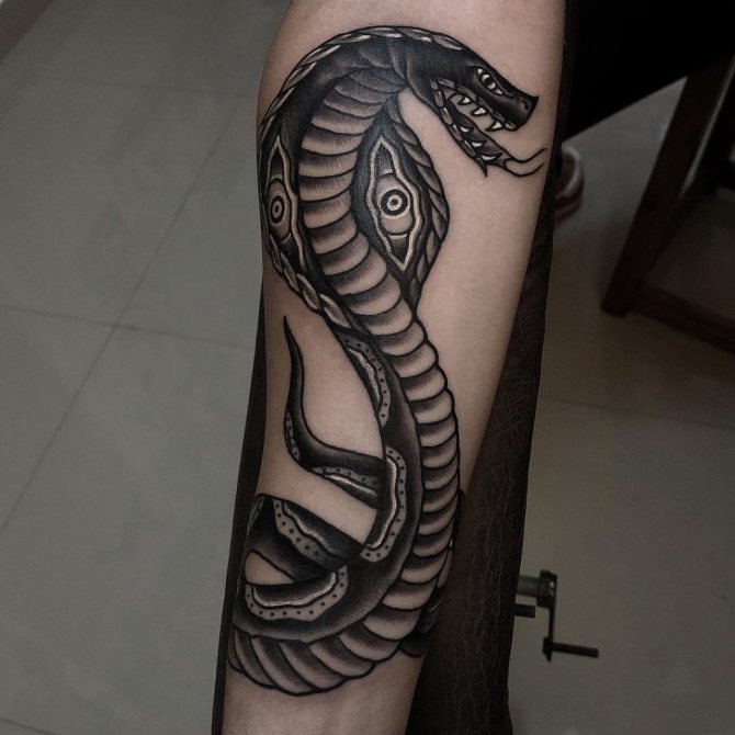 kígyó tetoválás jelentése