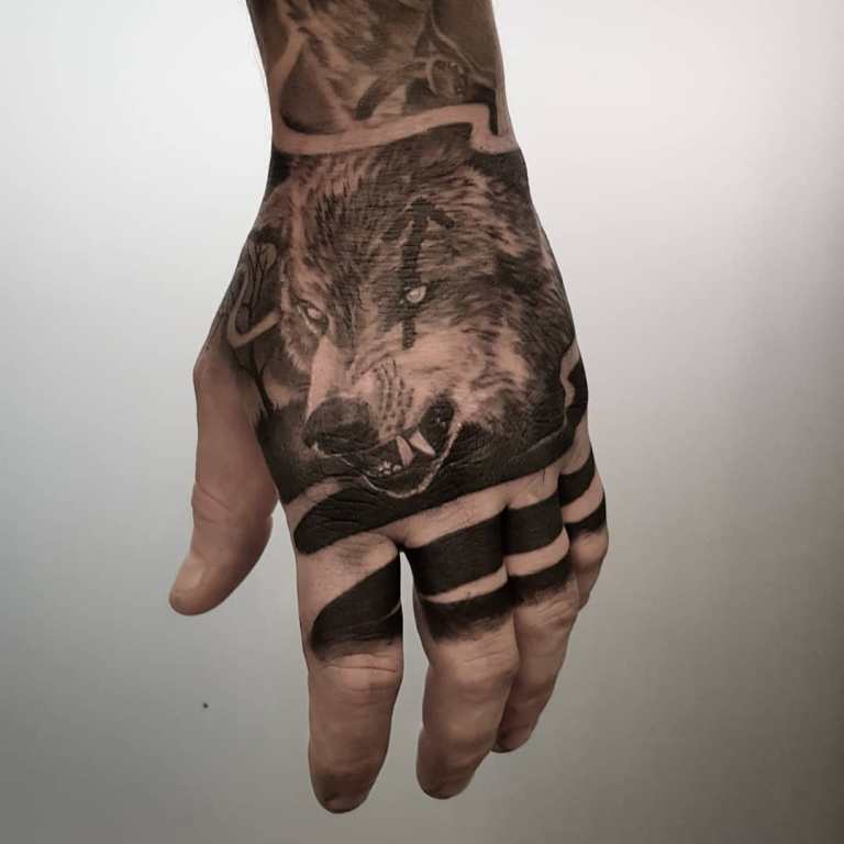 tatouage du pouvoir de l'esprit invincible