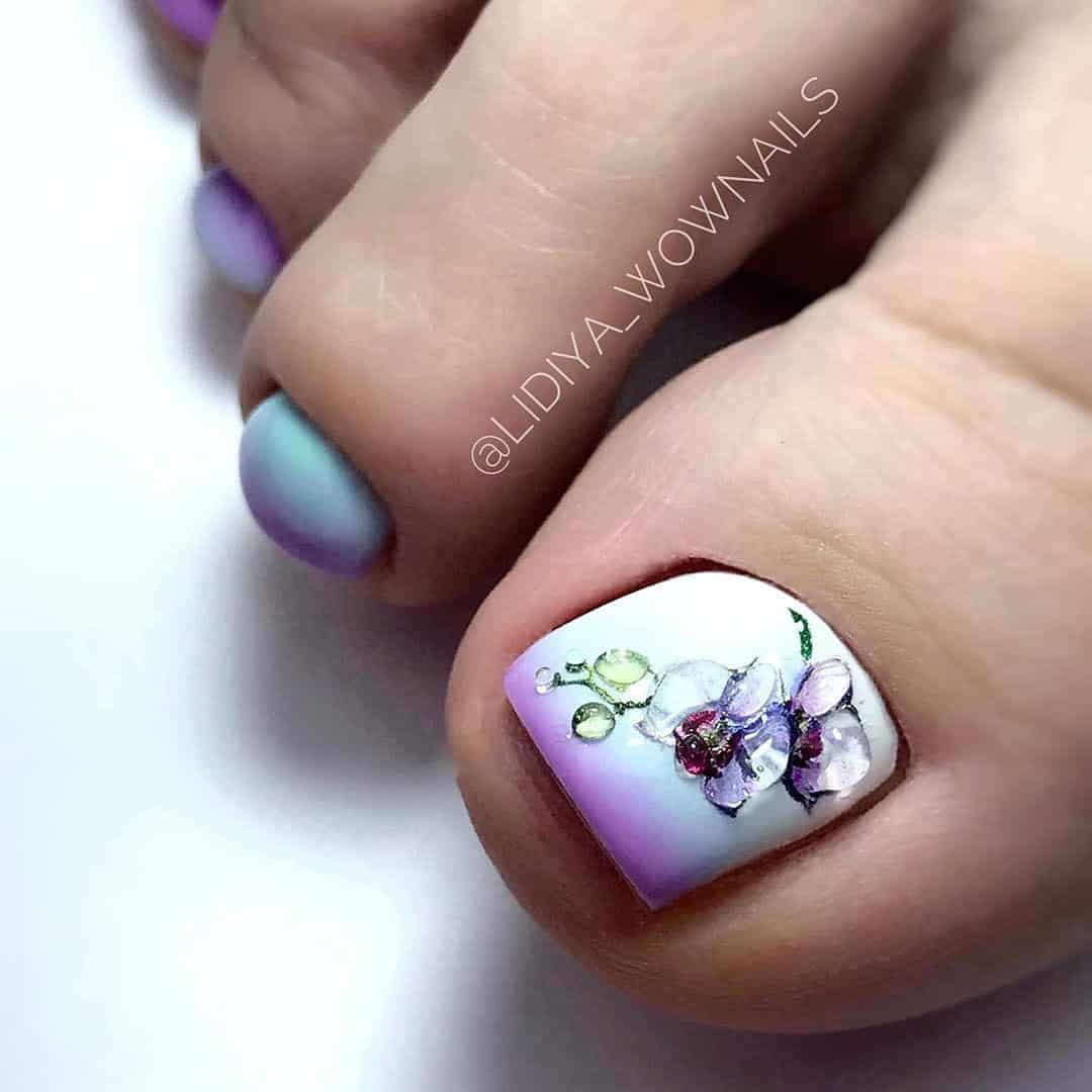 Floral βαθμιδωτό πεντικιούρ