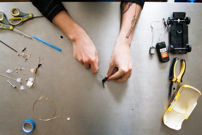 Le chapeau est coupé