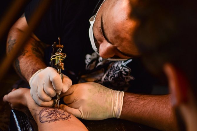 Premier tatouage : conseils pour ceux qui veulent se faire tatouer