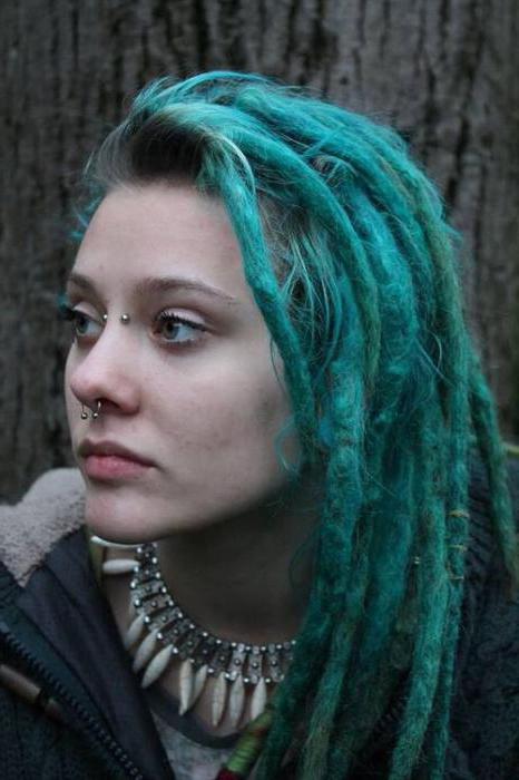 piercing v obličeji