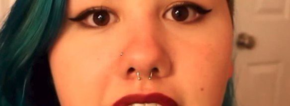 Piercing nosu obleky Septum