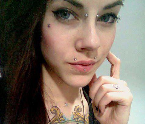 piercing do nosního můstku