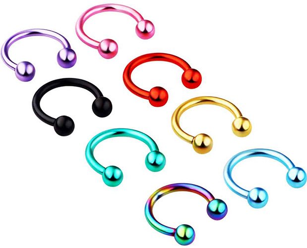 Σκουλαρίκι κάτω από το άνω χείλος (χαμόγελο) στο frenulum. Φωτογραφίες, συνέπειες, κριτικές