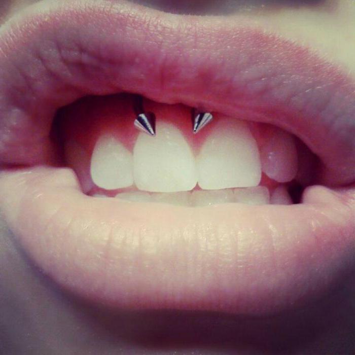 Piercing smile κριτικές