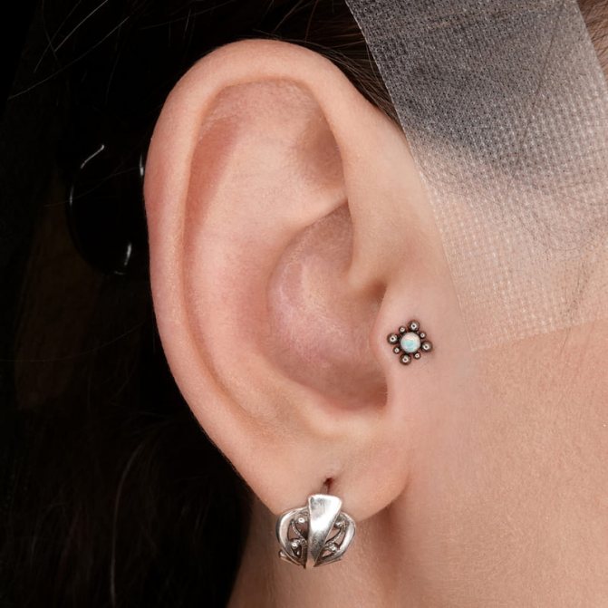 пиърсинг на трагуса