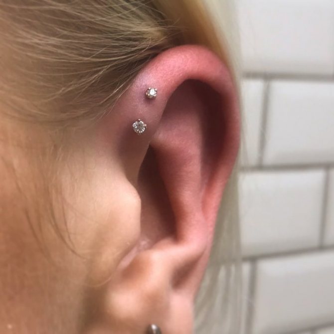 耳介軟骨ピアス