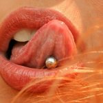 piercing alla lingua