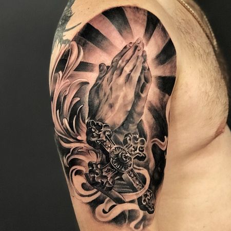 Tatouages de croix religieuses
