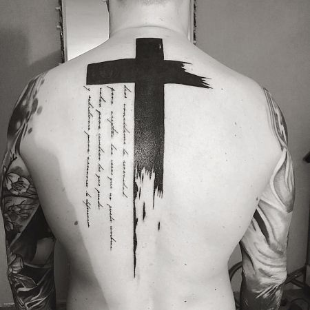 Tatouages avec des croix