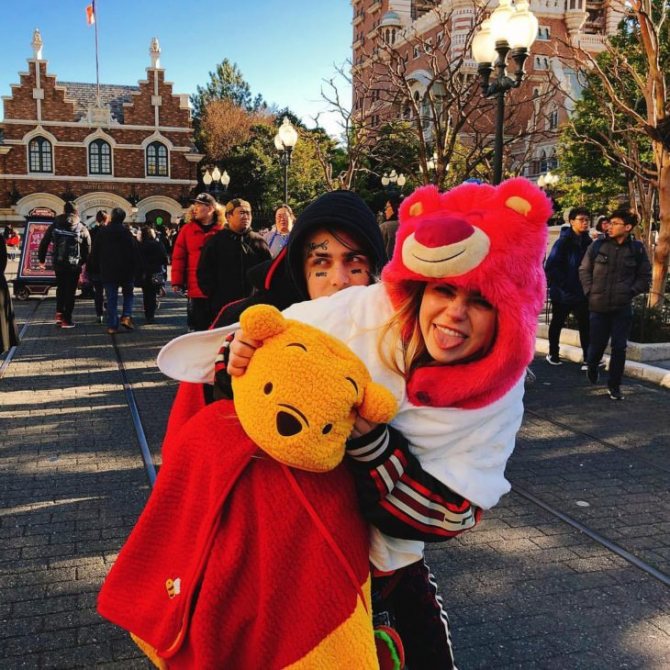 Ο ράπερ Face και η φίλη του