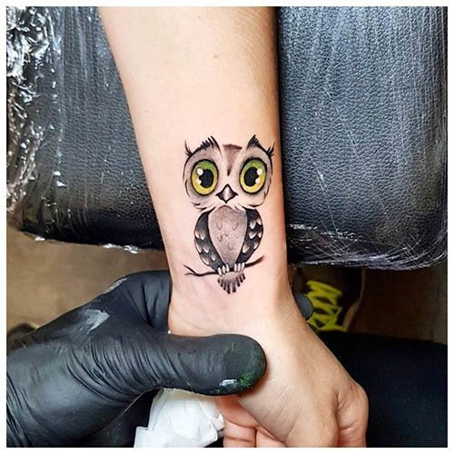 Un dibujo de henna en la muñeca. Bocetos fáciles para principiantes