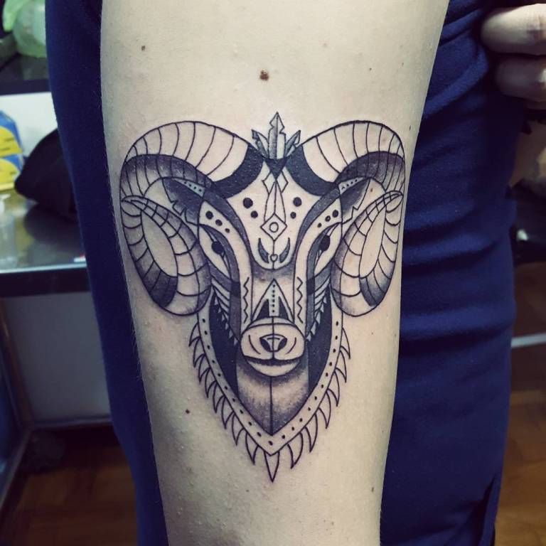 Drawing of the Aries zodiac