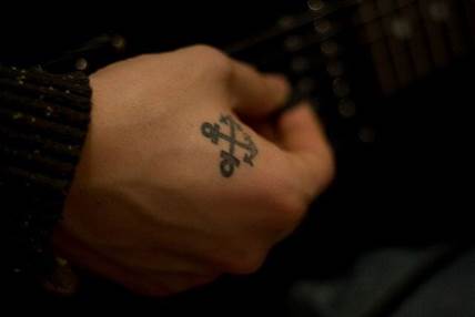 Obrázek zkřížených kotev