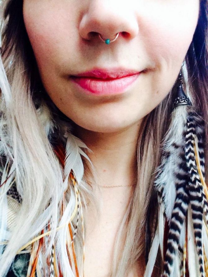 Piercing do septa - technika piercingu, výběr kroužků, náušnic a dalších šperků, zábavné fotografie naší práce