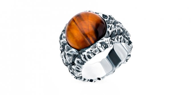 Bague oeil de tigre en argent (voir dans le catalogue SUNLIGHT)