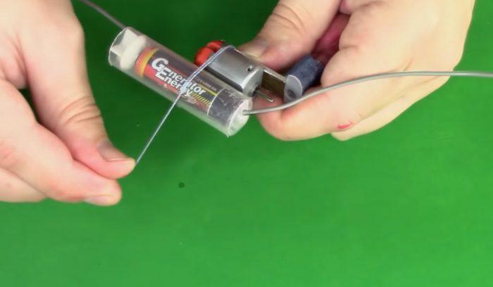 La seringue est filetée.