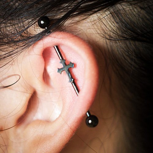 Piercing v uchu. Foto průmyslové, jak se jmenuje, jak dlouho léčí, kde koupit, cena