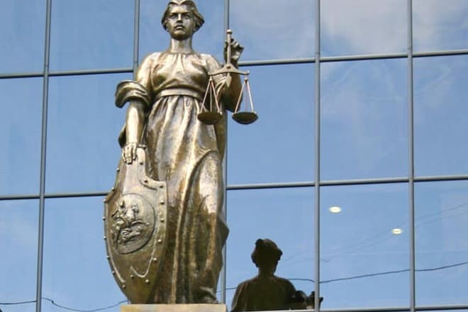 A sculpture of Themis at the Supreme Court in Moscow