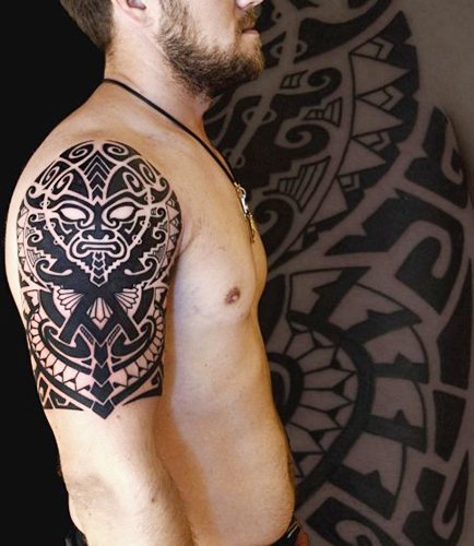 Ornements et motifs slaves pour les tatouages. Pochoirs, dessins pour filles, hommes. Photo