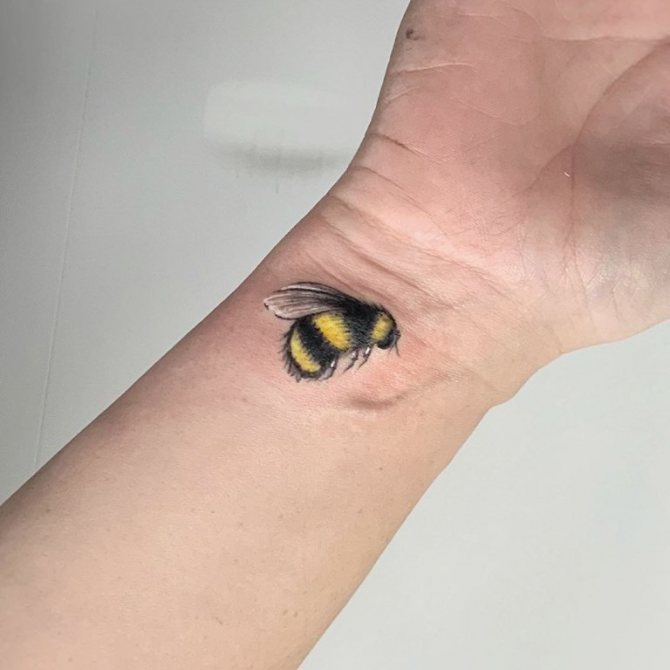 À partir de quel âge peut-on se faire tatouer ?